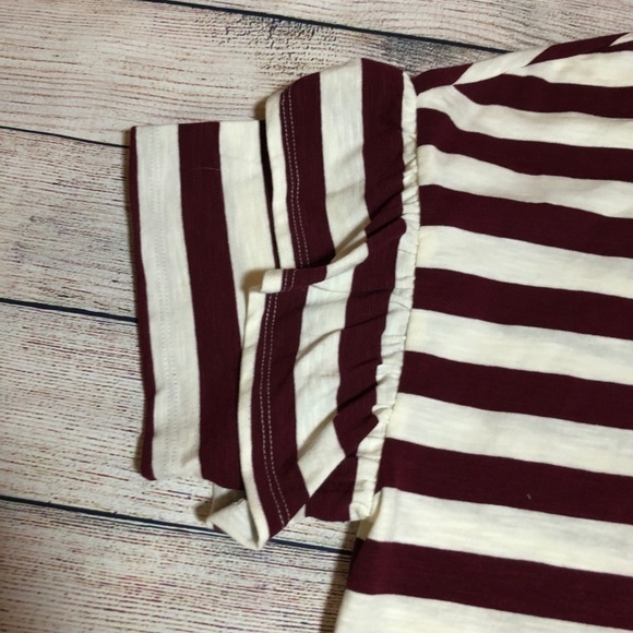 Universal Thread Ruffle Sleeve Striped Top Size M - Picture 2 of 7